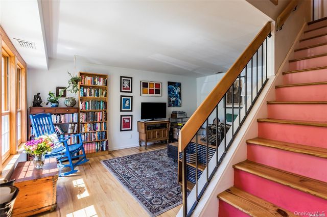 95 Whalers Cove, Babylon, NY 11702