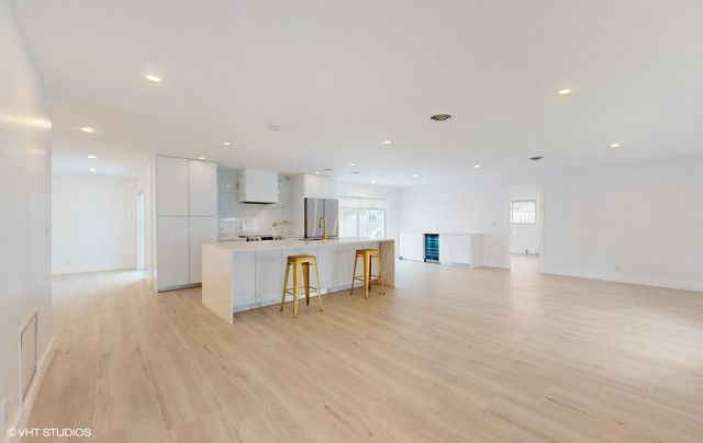 4761 NE 28th Avenue, Fort Lauderdale, FL 33308