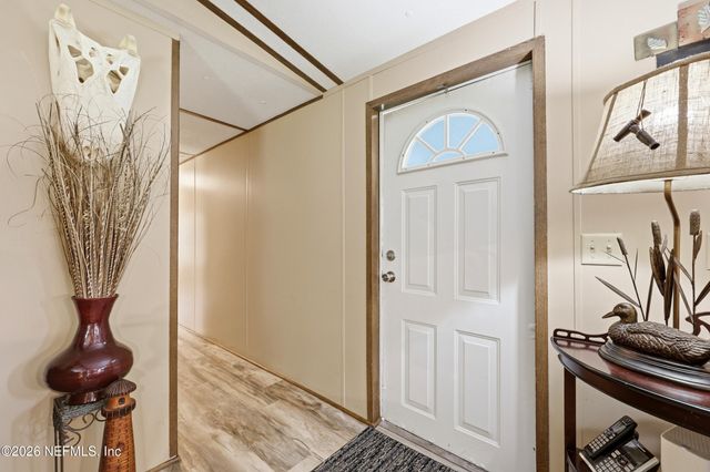 101 WATERWAY Avenue, Satsuma, FL 32189