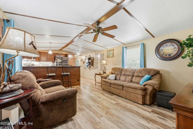 101 WATERWAY Avenue, Satsuma, FL 32189