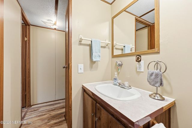 101 WATERWAY Avenue, Satsuma, FL 32189