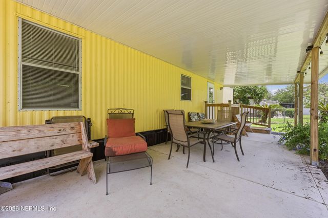 101 WATERWAY Avenue, Satsuma, FL 32189