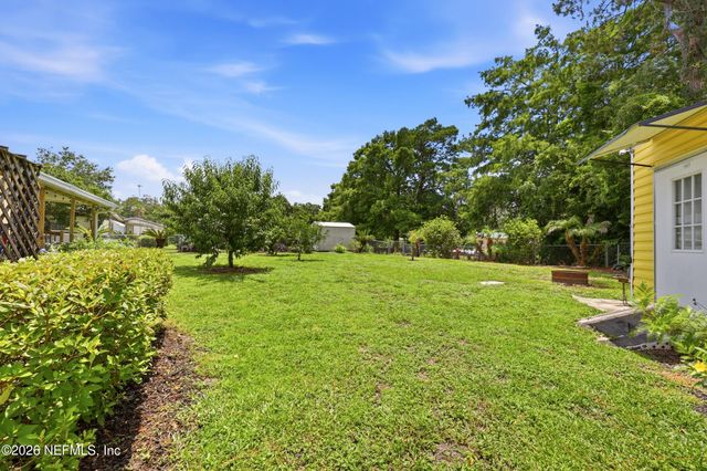 101 WATERWAY Avenue, Satsuma, FL 32189