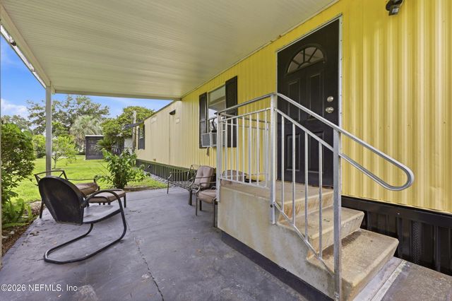 101 WATERWAY Avenue, Satsuma, FL 32189