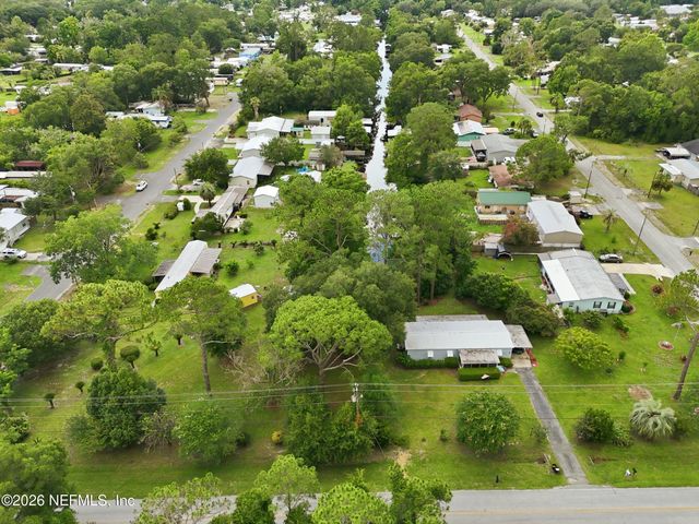 101 WATERWAY Avenue, Satsuma, FL 32189