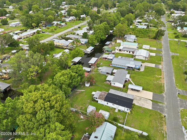 101 WATERWAY Avenue, Satsuma, FL 32189