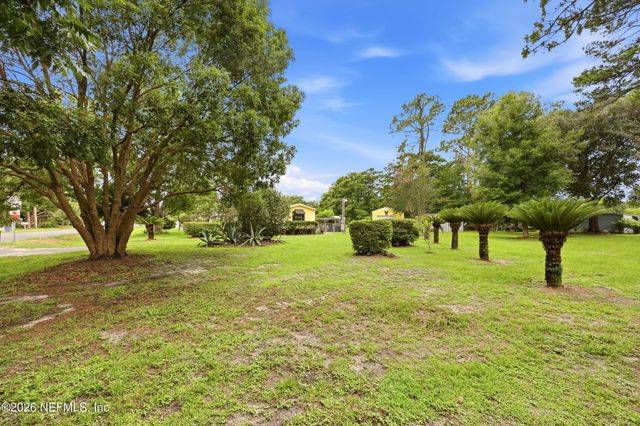 101 WATERWAY Avenue, Satsuma, FL 32189