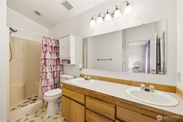 417 Yakima Boulevard, Pacific, WA 98047
