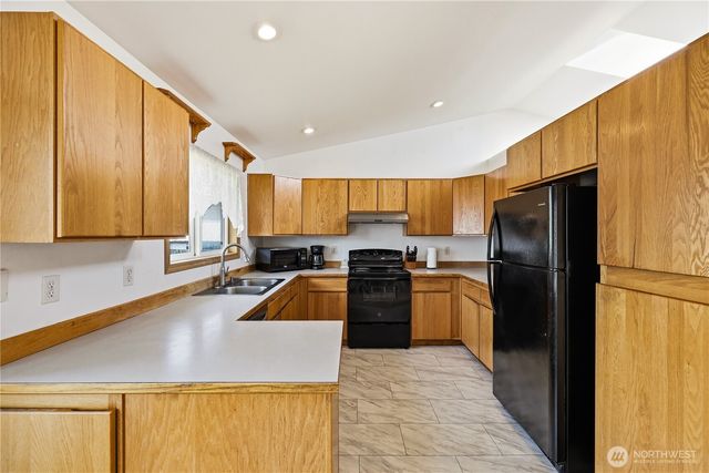 417 Yakima Boulevard, Pacific, WA 98047