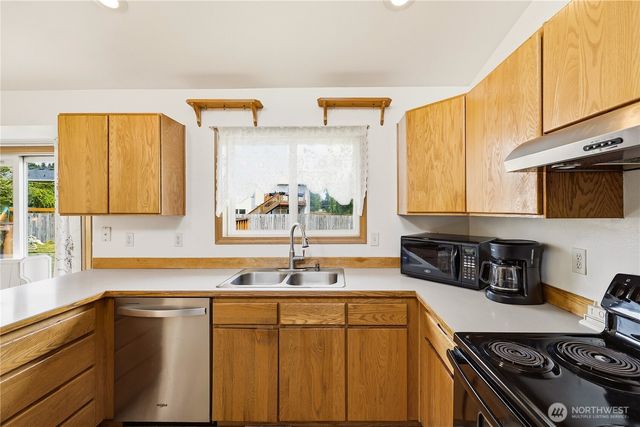 417 Yakima Boulevard, Pacific, WA 98047