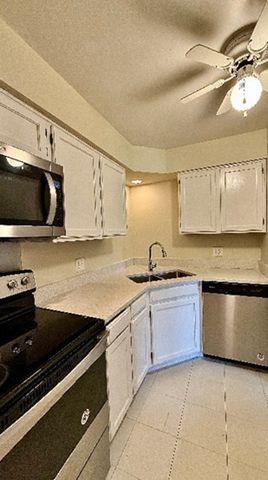 1018 Castilian Court 209, Glenview, IL 60025