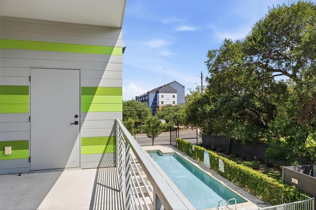 4004 Banister LN 211, Austin, TX 78704