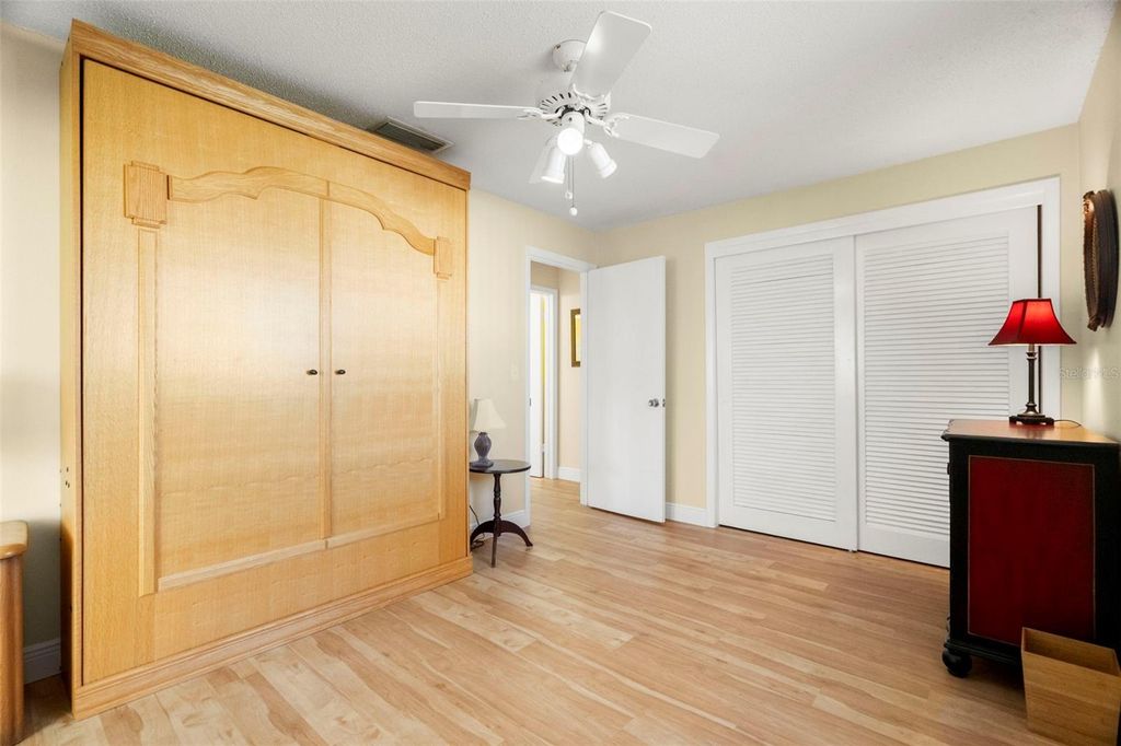 Image 18 of property listing at 10033 37TH WAY N 3, Pinellas Park, FL 33782