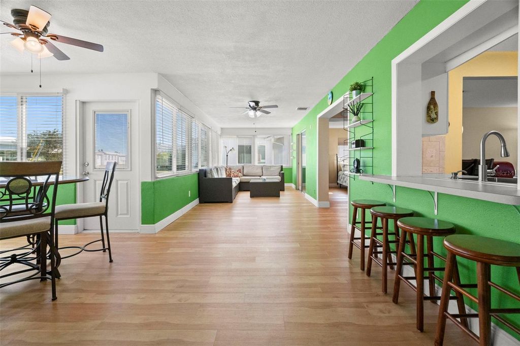 Image 24 of property listing at 10033 37TH WAY N 3, Pinellas Park, FL 33782