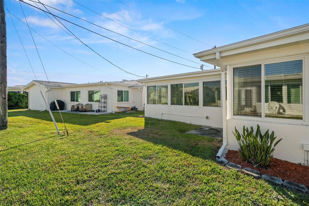 Image 30 of property listing at 10033 37TH WAY N 3, Pinellas Park, FL 33782