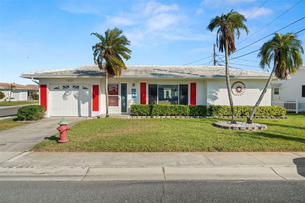 Image 34 of property listing at 10033 37TH WAY N 3, Pinellas Park, FL 33782