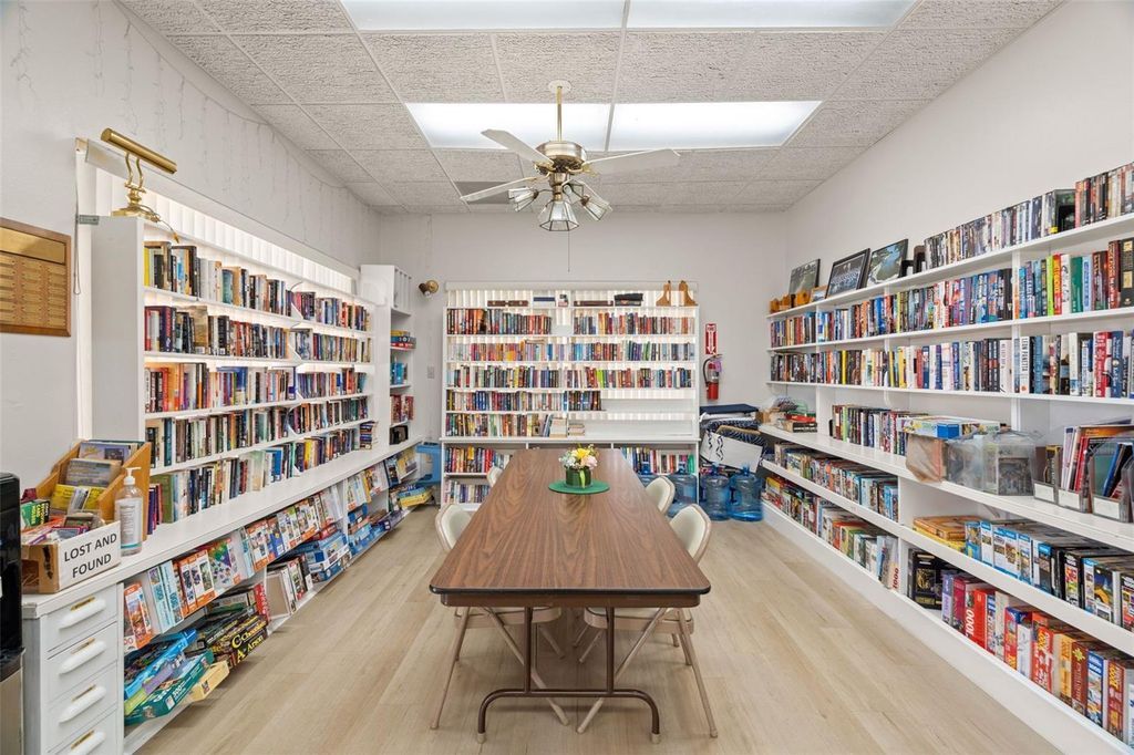 Image 37 of property listing at 10033 37TH WAY N 3, Pinellas Park, FL 33782