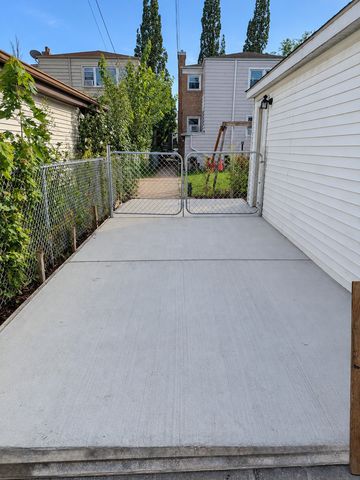 5670 W Higgins Avenue 2, Chicago, IL 60630