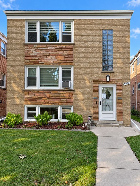 5670 W Higgins Avenue 2, Chicago, IL 60630