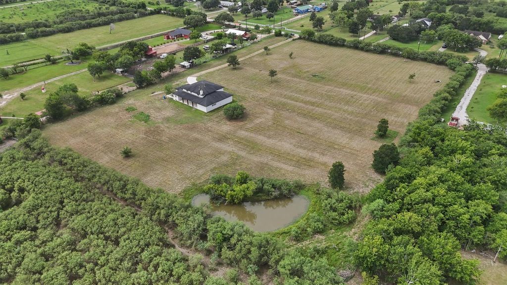 1900 Lezak Road, Sealy, TX 77474