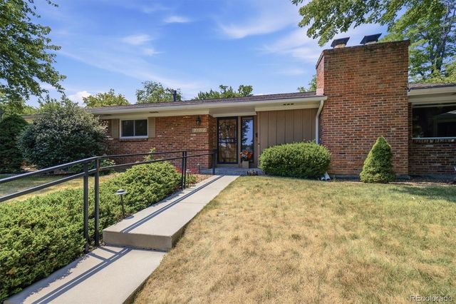 2182 W Briarwood Avenue, Littleton, CO 80120
