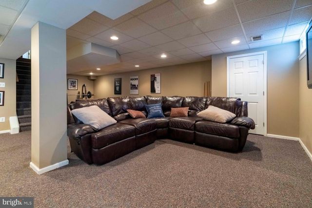 20 GREENSHIRE BLVD, Schwenksville, PA 19473