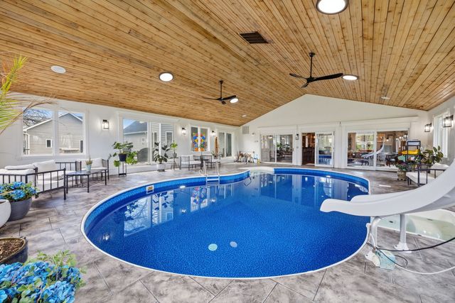37132 N Black Velvet Lane, Wadsworth, IL 60083