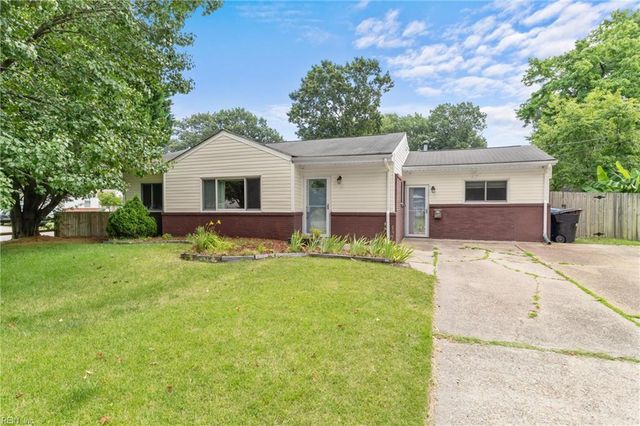 300 Garrison PL, Virginia Beach, VA 23452