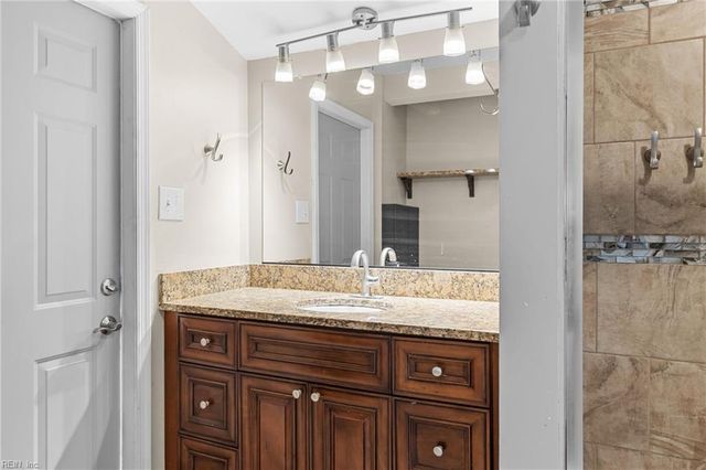 300 Garrison PL, Virginia Beach, VA 23452