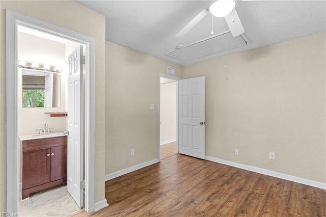 300 Garrison PL, Virginia Beach, VA 23452