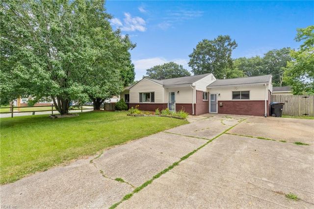300 Garrison PL, Virginia Beach, VA 23452