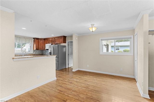 300 Garrison PL, Virginia Beach, VA 23452