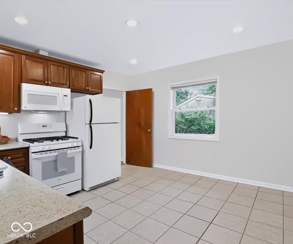 824 S Eastside Drive, Bloomington, IN 47401
