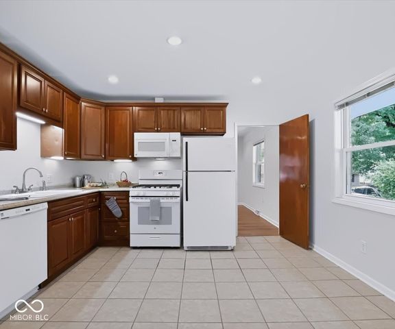 824 S Eastside Drive, Bloomington, IN 47401