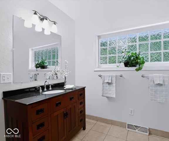 824 S Eastside Drive, Bloomington, IN 47401