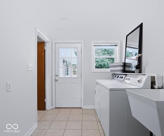 824 S Eastside Drive, Bloomington, IN 47401