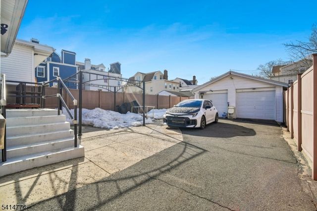 246 N 9Th St, Newark City, NJ 07107