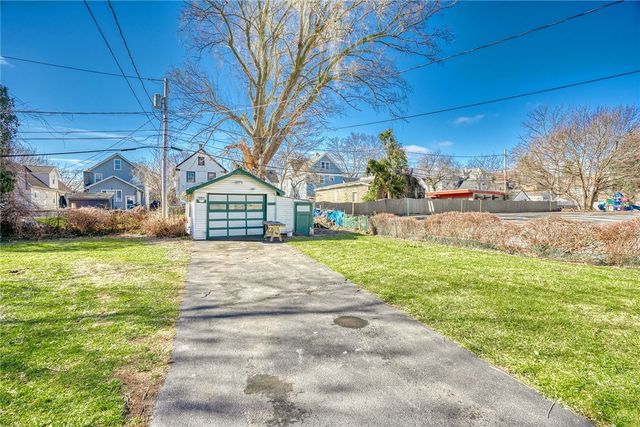 115 Barberry, Rochester, NY 14621