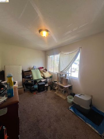 18222 Hammer Ln, Tuolumne, CA 95379