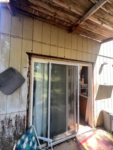 18222 Hammer Ln, Tuolumne, CA 95379