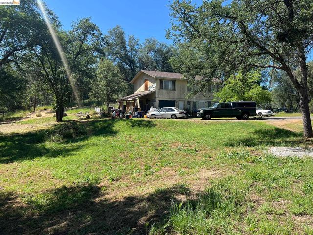 18222 Hammer Ln, Tuolumne, CA 95379