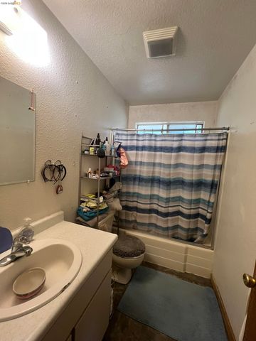 18222 Hammer Ln, Tuolumne, CA 95379