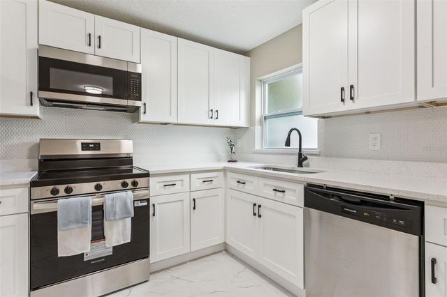 3033 SUTTON DRIVE, Orlando, FL 32810