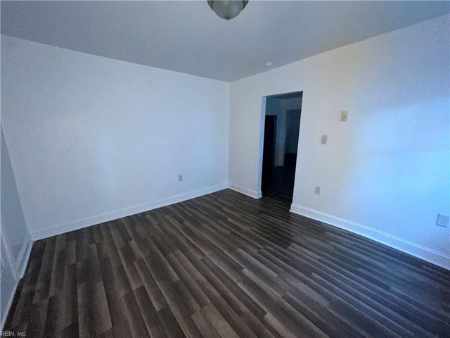 122 Channing Ave Apt 1, Portsmouth, VA 23702