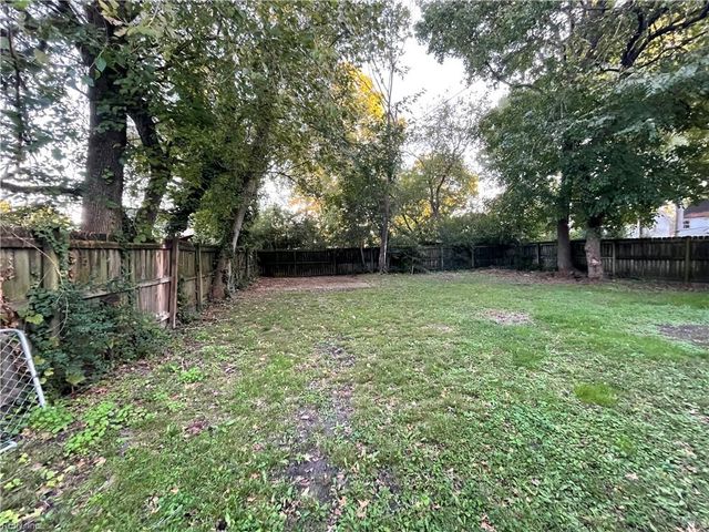 122 Channing Ave Apt 1, Portsmouth, VA 23702