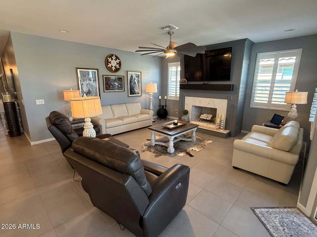 4264 W SUNCUP Drive, San Tan Valley, AZ 85144