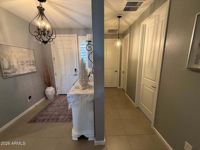 4264 W SUNCUP Drive, San Tan Valley, AZ 85144