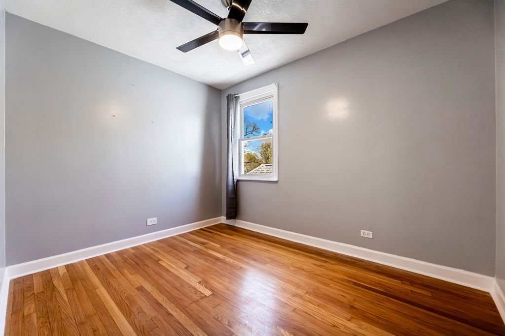 Image 15 of property listing at 5233 S Racine Street, Chicago, IL 60609