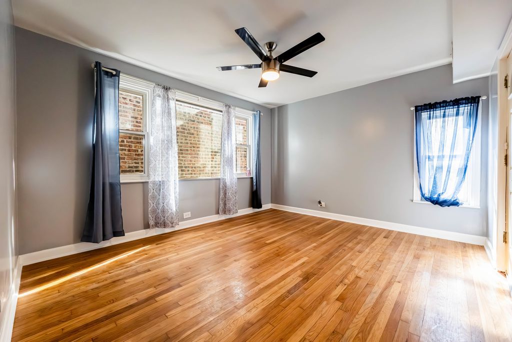 Image 17 of property listing at 5233 S Racine Street, Chicago, IL 60609