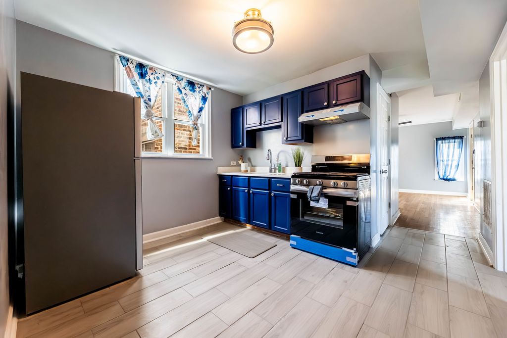 Image 18 of property listing at 5233 S Racine Street, Chicago, IL 60609